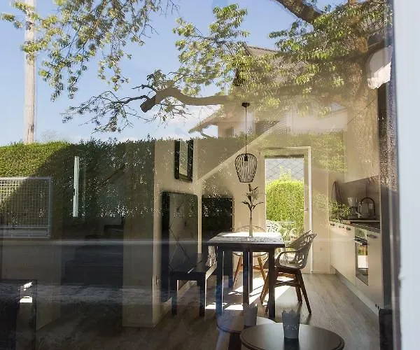 Vacation Old Cherry בית נופש *